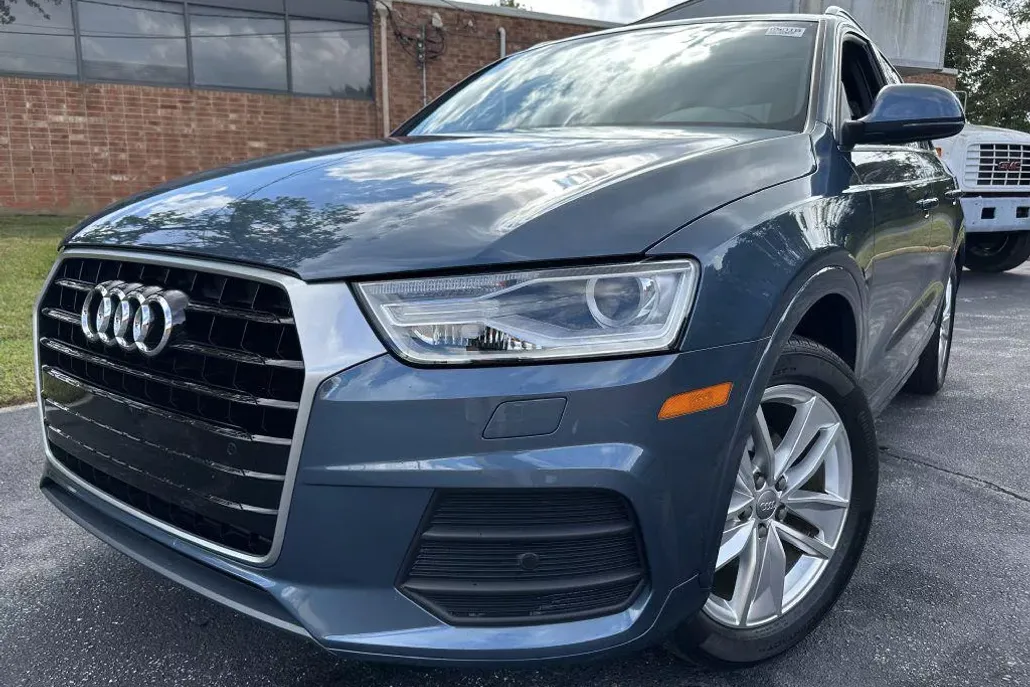 2016 Audi Q3 Premium Plus photo 1