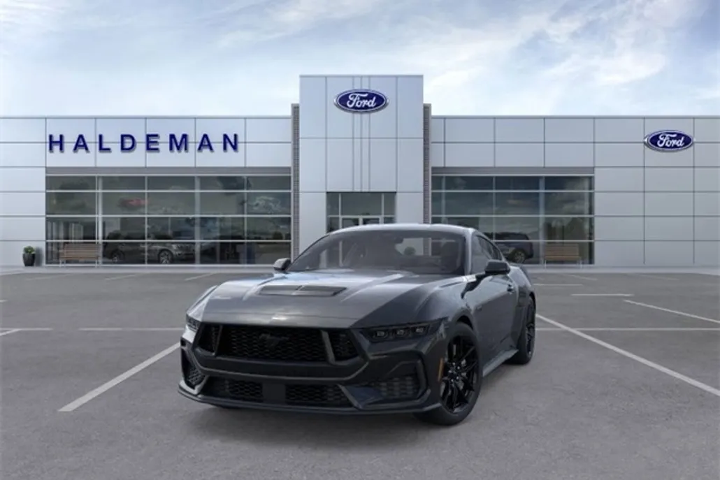 2025 Ford Mustang GT photo 1