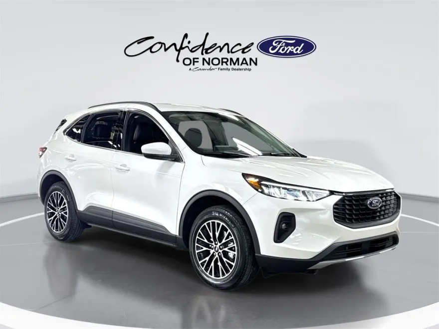 2025 Ford Escape Plug-In Hybrid photo 1