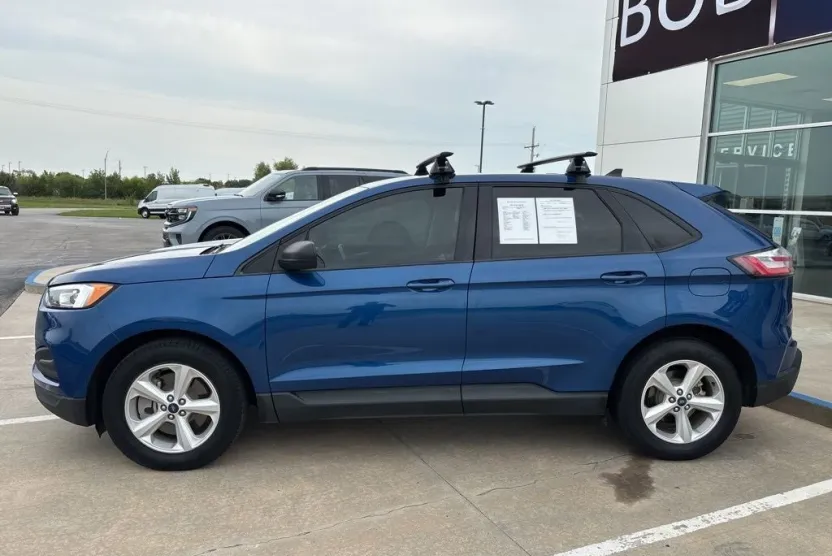 2021 Ford Edge SE photo 1