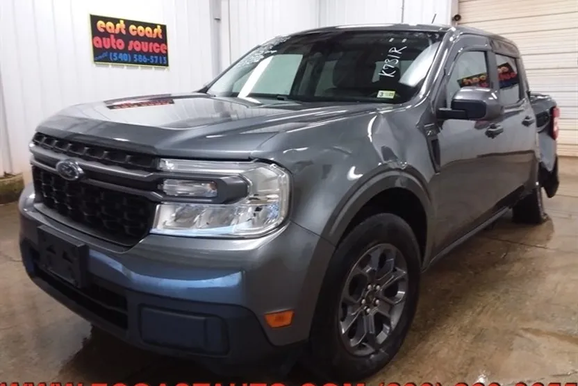 2022 Ford Maverick XLT photo 1