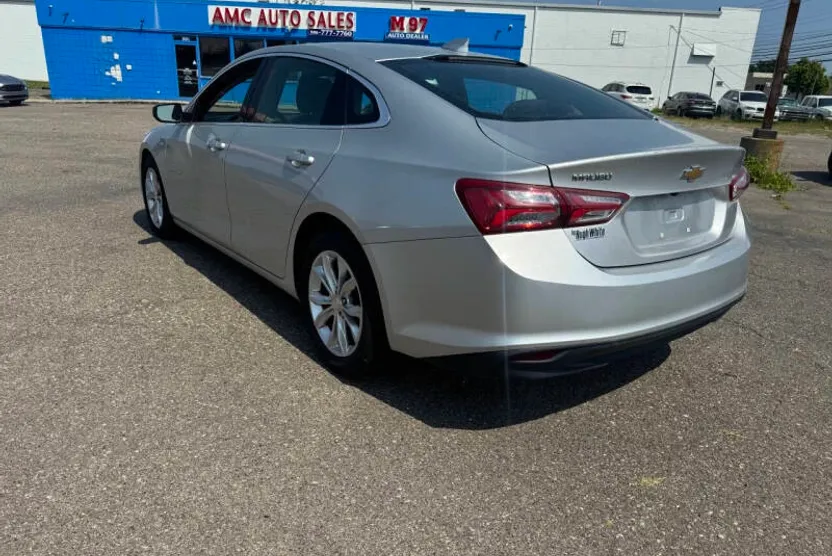 2020 Chevrolet Malibu 1LT photo 1