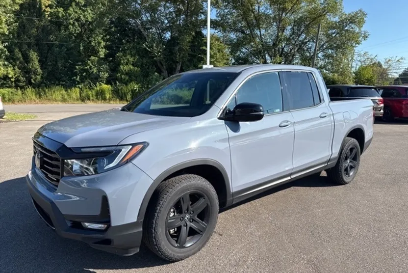 2023 Honda Ridgeline Black Edition photo 1