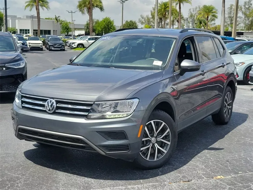 2021 Volkswagen Tiguan S photo 1