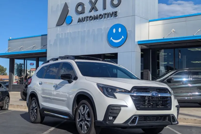 2024 Subaru Ascent Touring photo 1