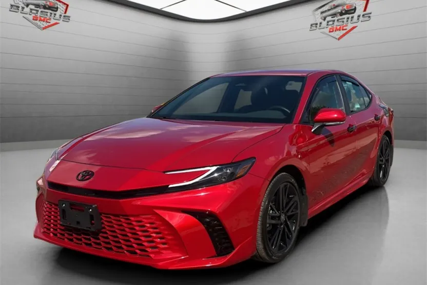 2025 Toyota Camry LE photo 1