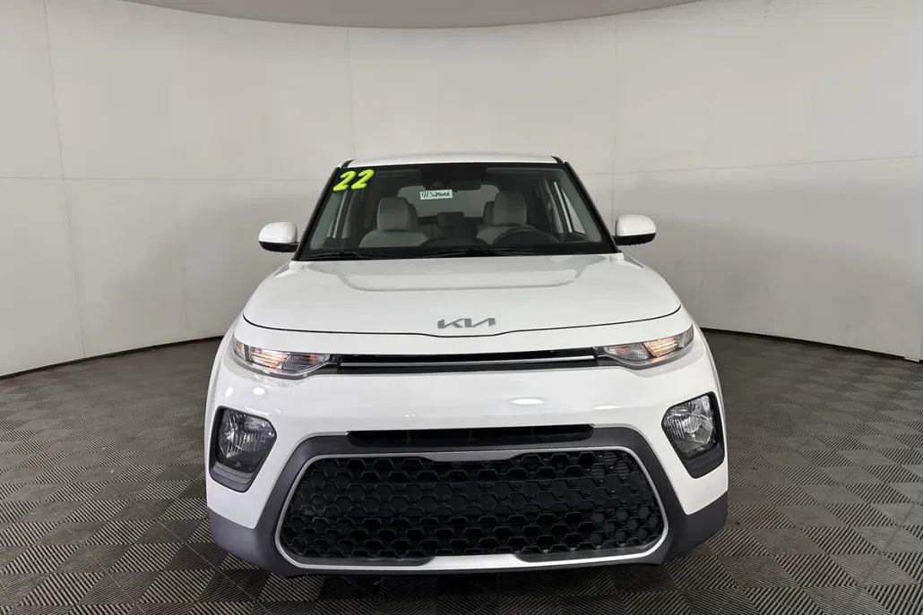 2022 Kia Soul LX photo 1