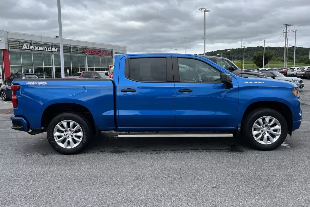 2022 Chevrolet Silverado 1500 Custom photo 1
