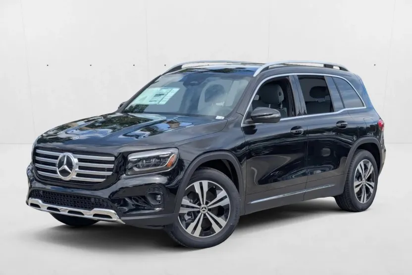 2026 Mercedes Benz GLB 250 photo 1