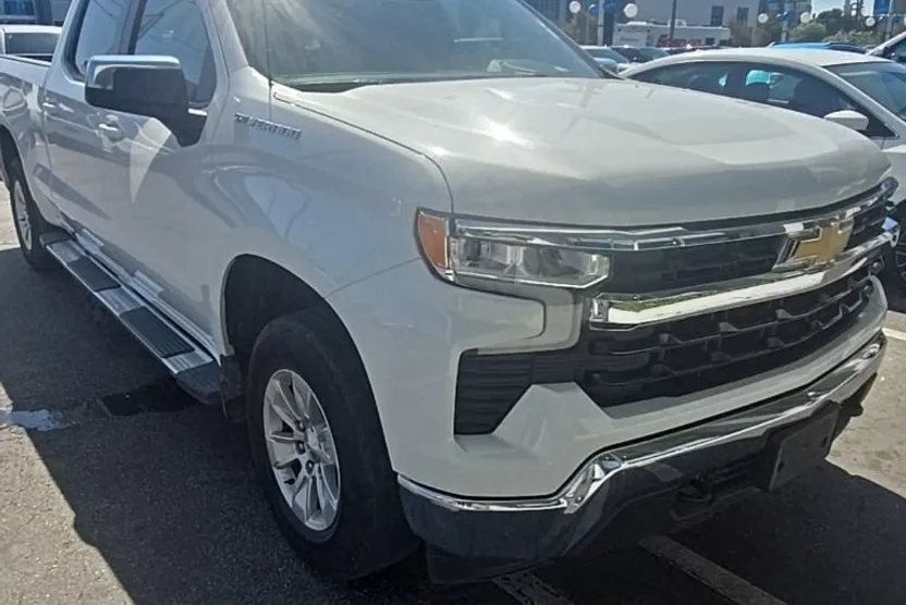 2024 Chevrolet Silverado 1500 LT photo 1