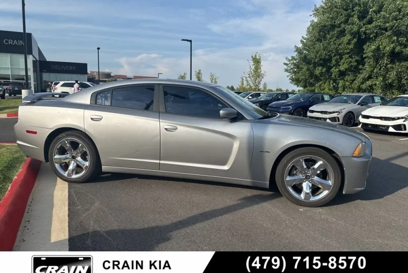 2011 Dodge Charger R/T photo 1