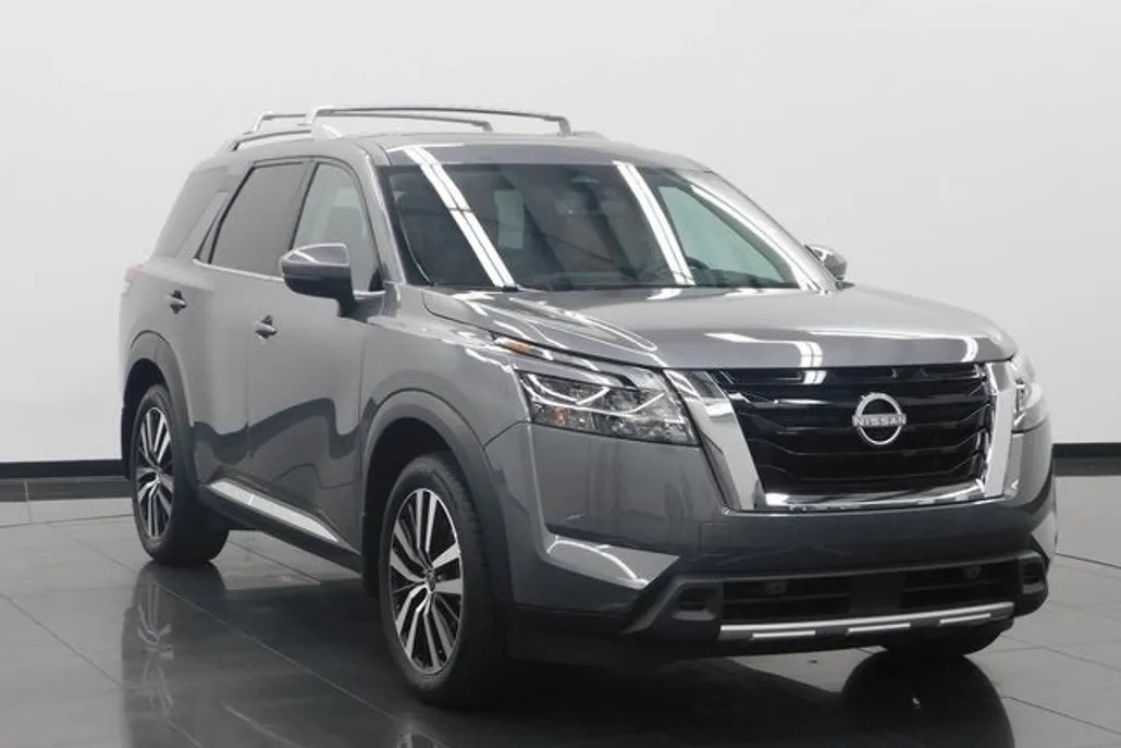 2024 Nissan Pathfinder Platinum photo 1