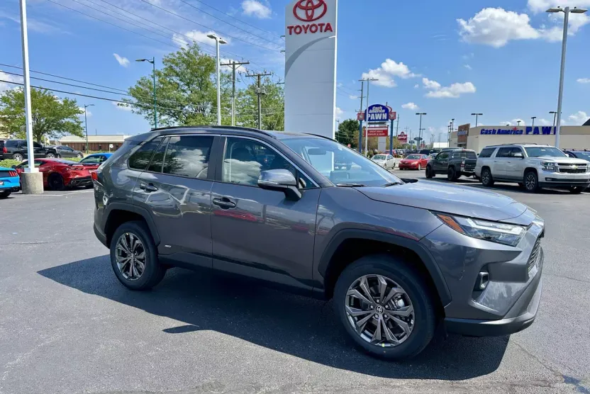 2025 Toyota RAV4 Hybrid XLE Premium photo 1