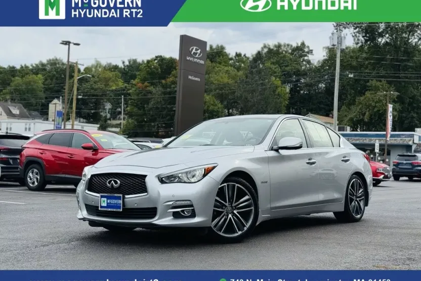 2016 Infiniti Q50 Hybrid photo 1