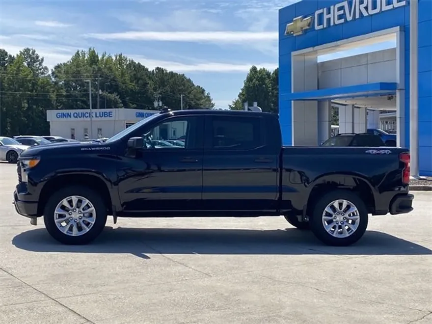 2026 Chevrolet Silverado 1500 Custom photo 1