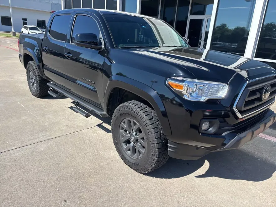 2023 Toyota Tacoma V6 photo 1