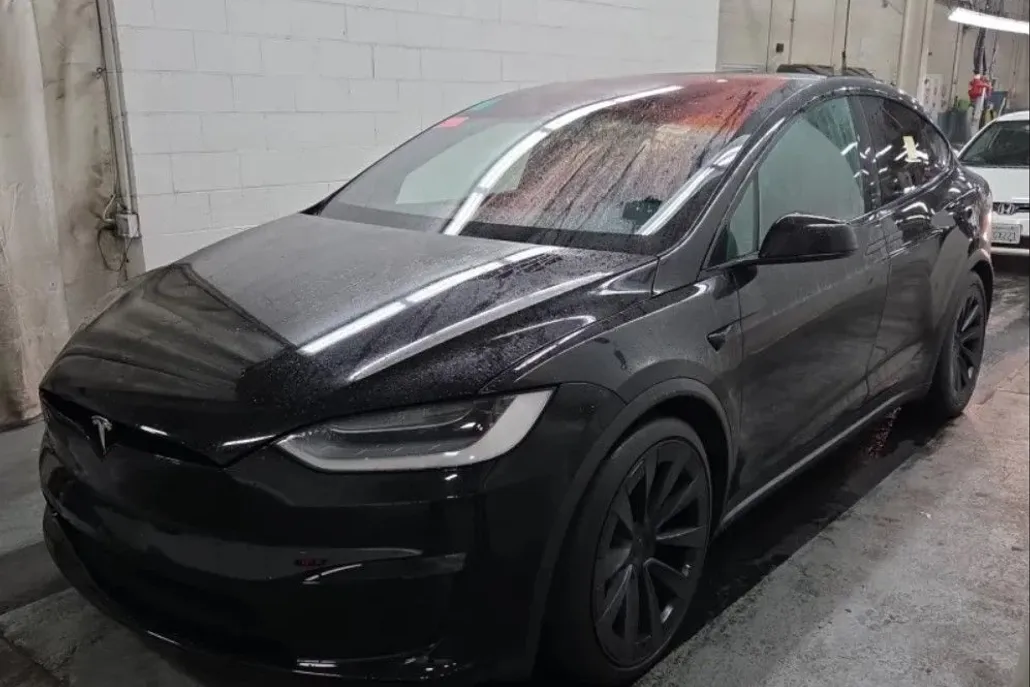 2022 Tesla Model X Plaid photo 1