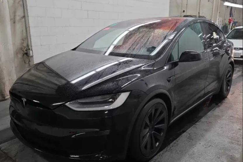 2022 Tesla Model X Plaid photo 1