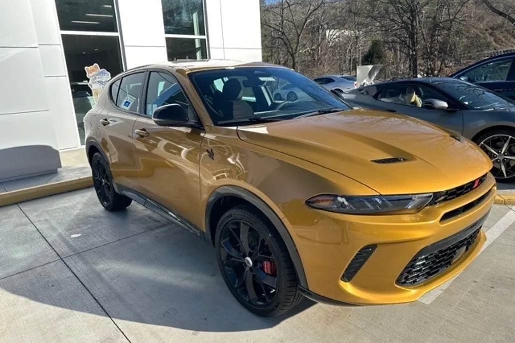 2024 Dodge Hornet R/T photo 1