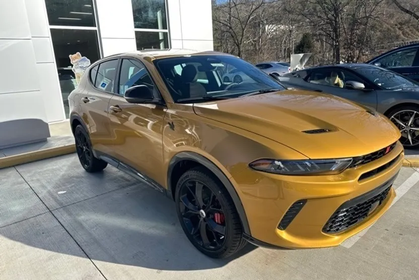 2024 Dodge Hornet R/T photo 1