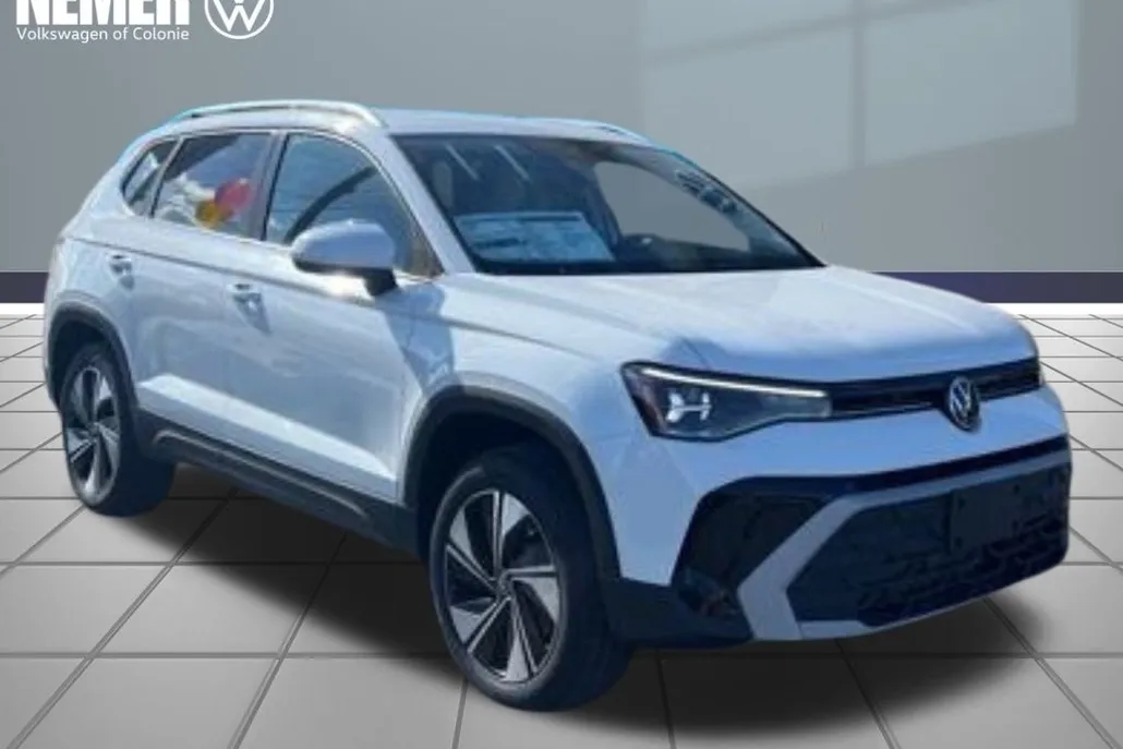 2025 Volkswagen Taos SE photo 1