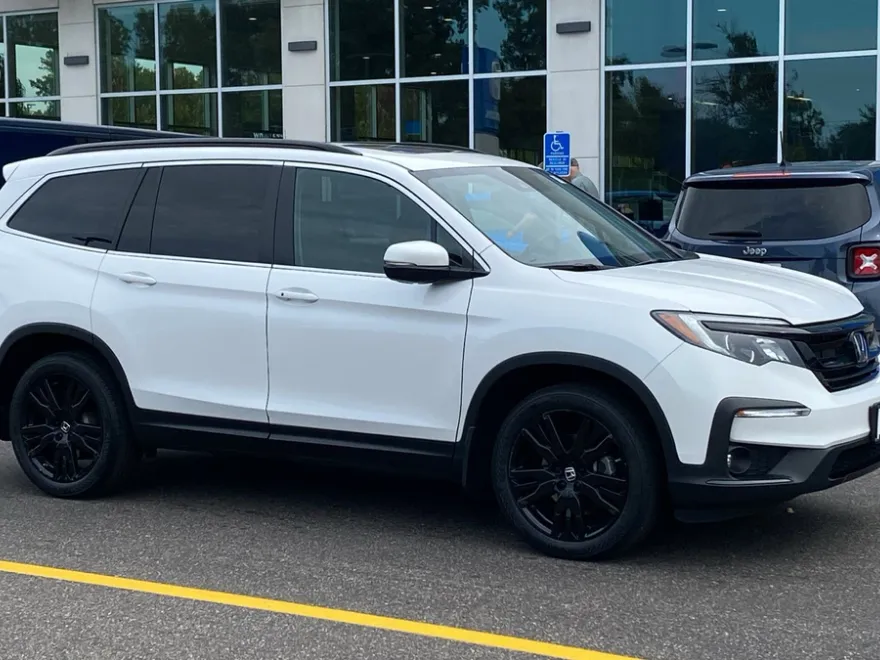 2022 Honda Pilot Special Edition photo 1