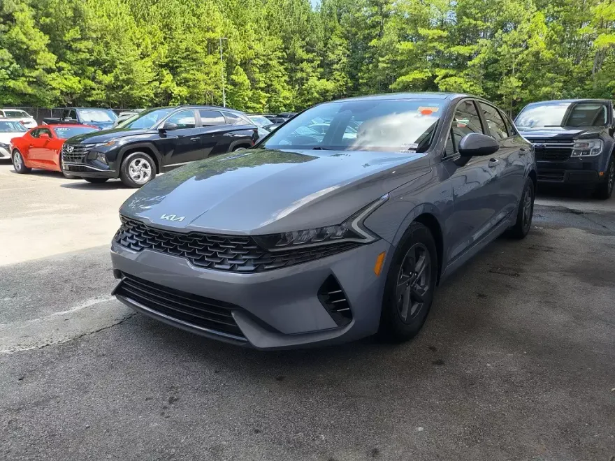2022 Kia K5 LX photo 1