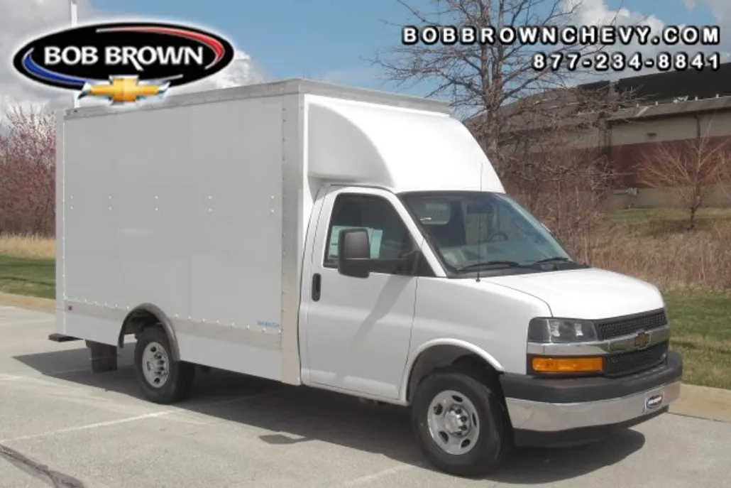 2024 Chevrolet Express Cutaway 3500 photo 1
