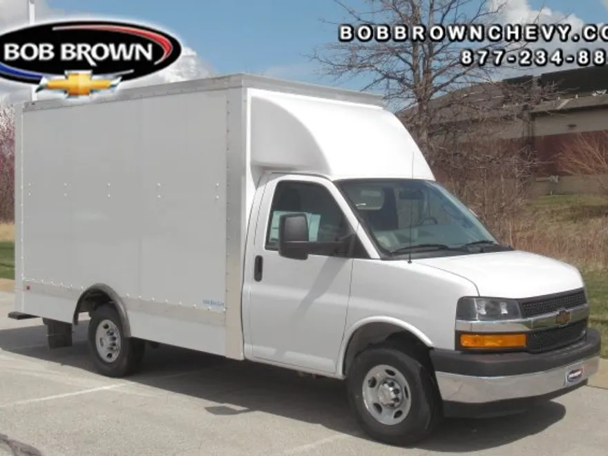 2024 Chevrolet Express Cutaway 3500 photo 1