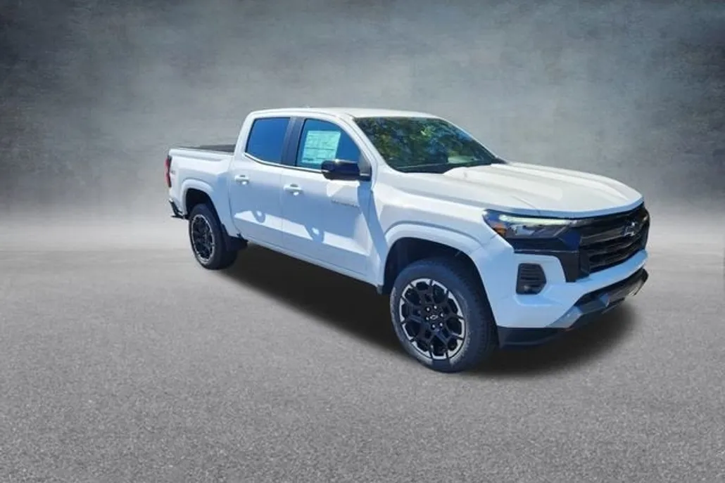 2026 Chevrolet Colorado Z71 photo 1