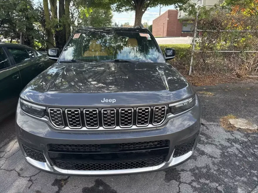 2024 Jeep Grand Cherokee L Summit Reserve photo 1