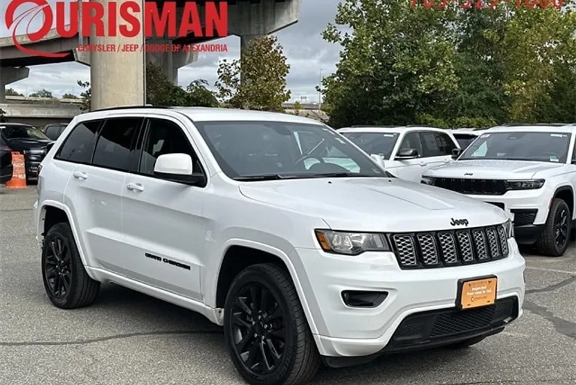 2021 Jeep Grand Cherokee Laredo X photo 1