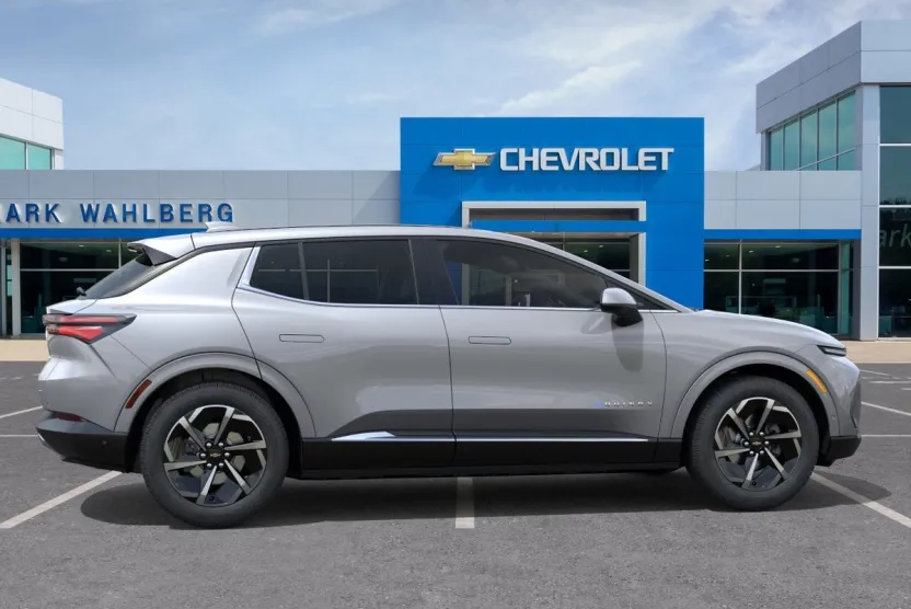 2025 Chevrolet Equinox EV 1LT photo 1
