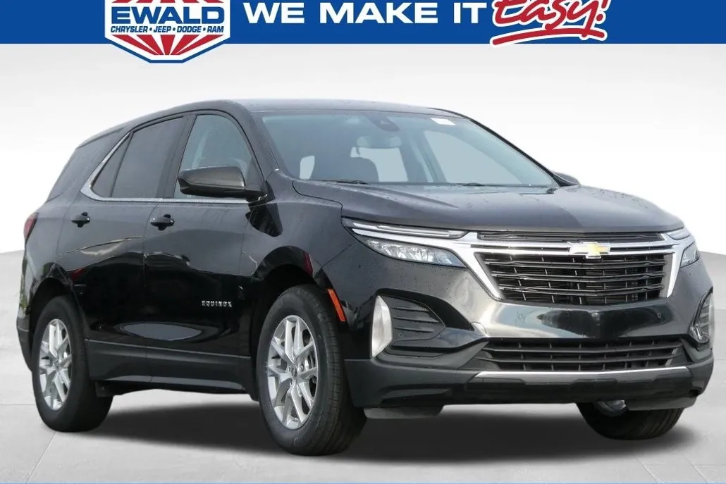 2023 Chevrolet Equinox LT photo 1