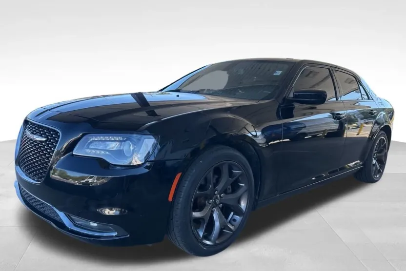 2019 Chrysler 300 S photo 1