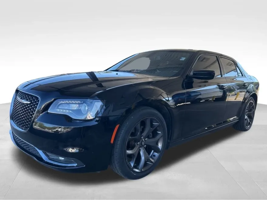 2019 Chrysler 300 S photo 1