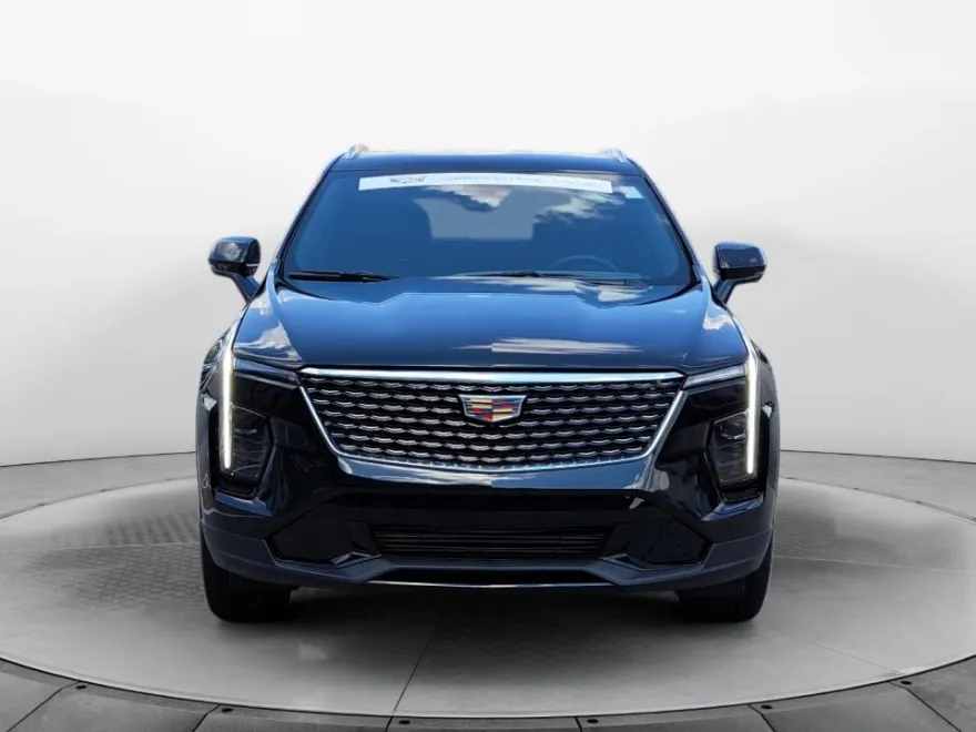 2025 Cadillac XT4 Premium Luxury photo 1