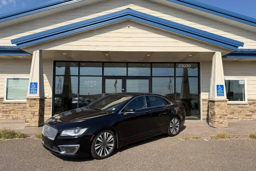 2017 Lincoln MKZ Reserve photo 1