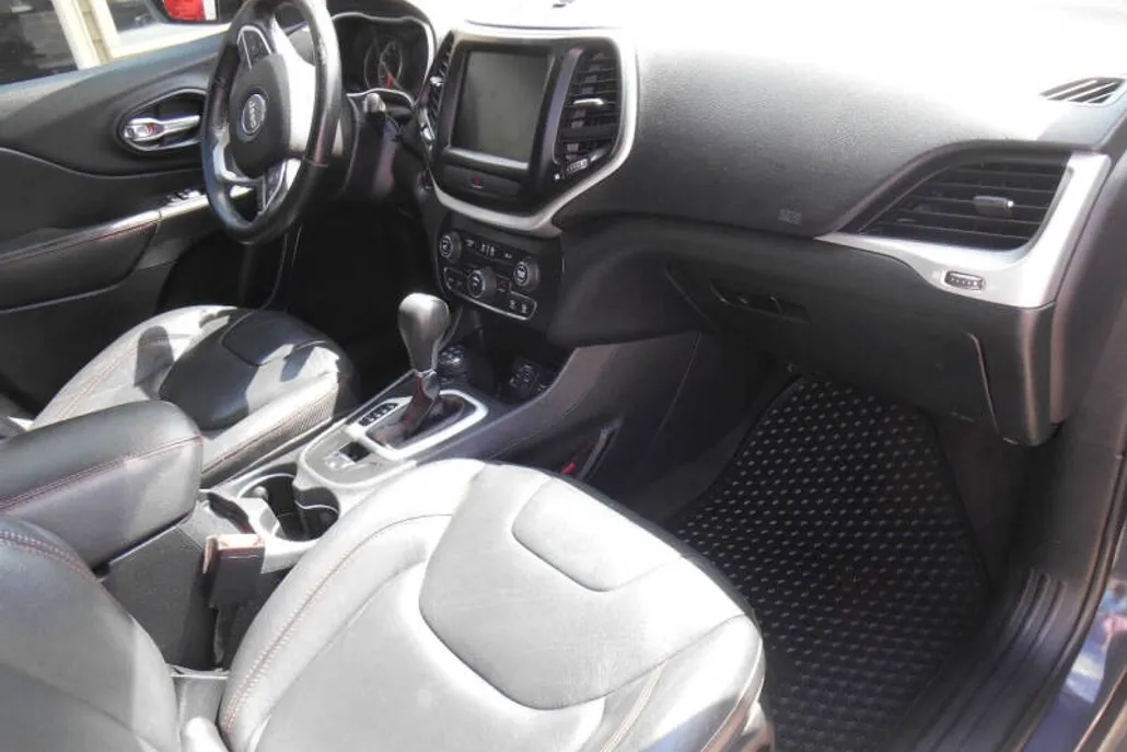 2016 Jeep Cherokee Trailhawk photo 1