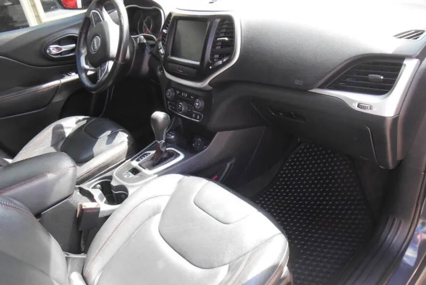 2016 Jeep Cherokee Trailhawk photo 1