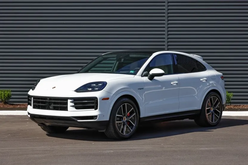 2026 Porsche Cayenne S E-Hybrid Coupe photo 1