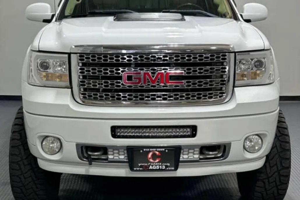 2011 Gmc Sierra Denali photo 1
