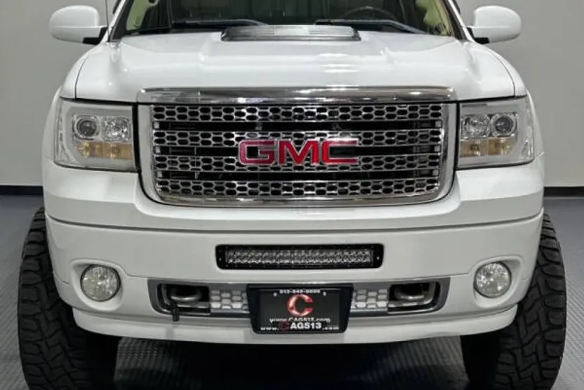 2011 Gmc Sierra Denali photo 1