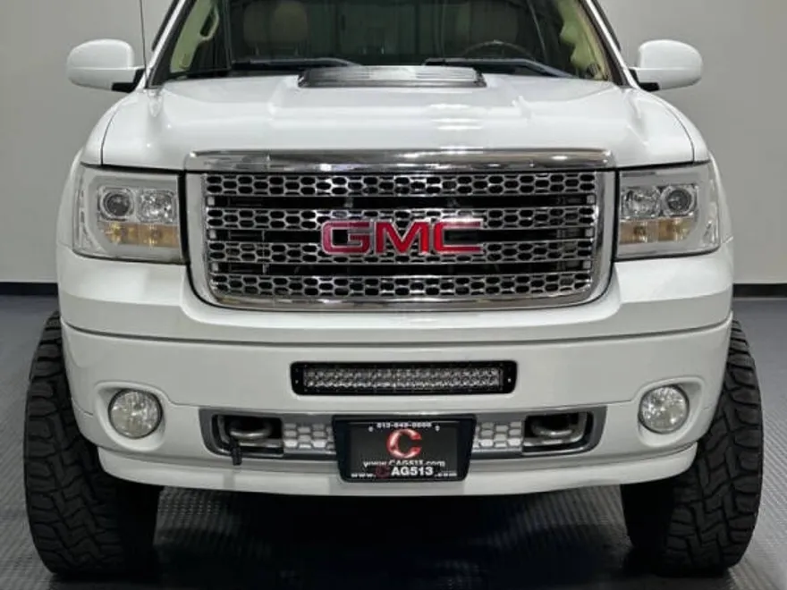 2011 Gmc Sierra Denali photo 1