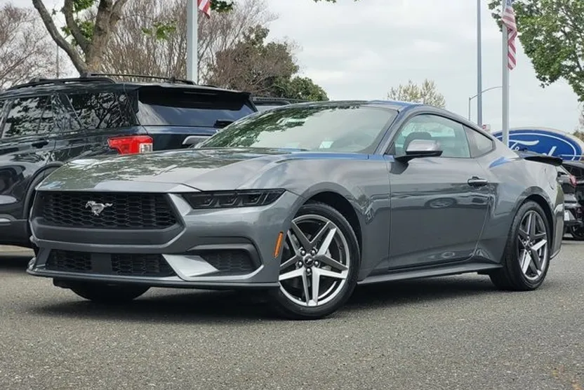 2025 Ford Mustang EcoBoost photo 1