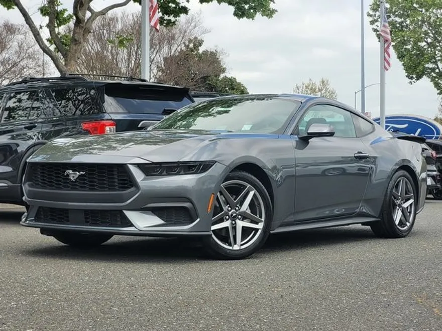 2025 Ford Mustang EcoBoost photo 1