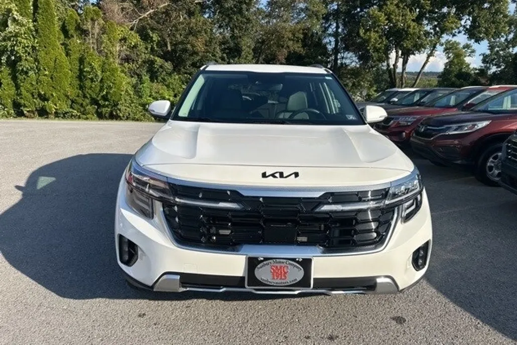 2025 Kia Seltos SX photo 1