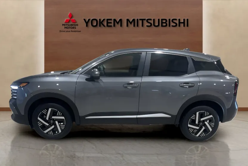 2025 Nissan Kicks SV photo 1