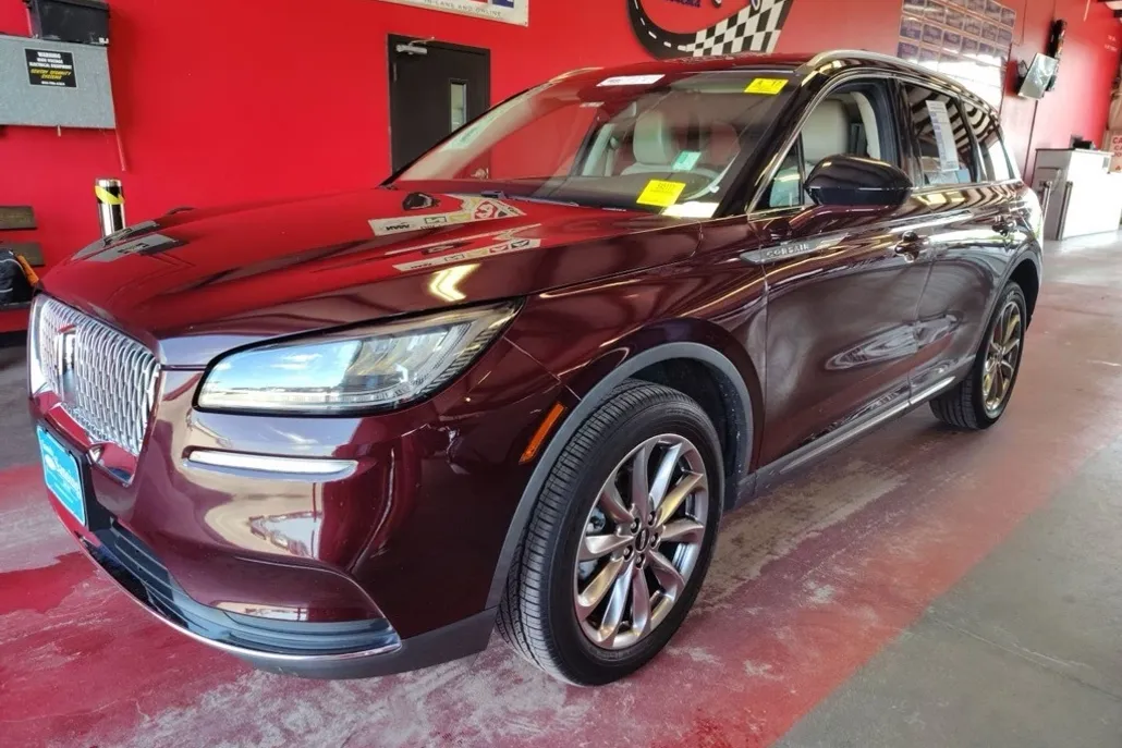 2021 Lincoln Corsair Standard photo 1