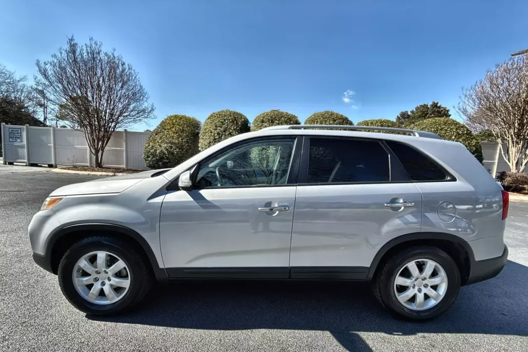 2012 Kia Sorento LX photo 1
